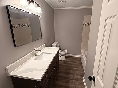 Building Photo - 2516 Upper Dr