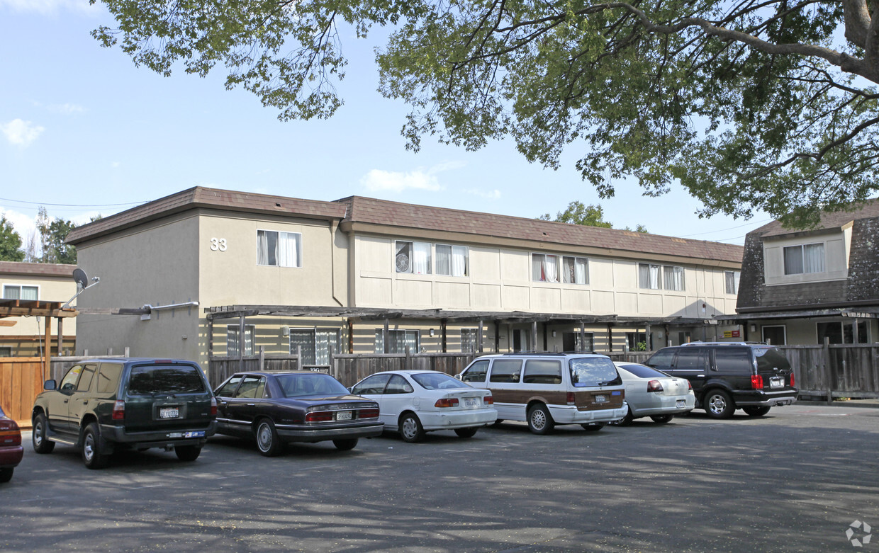 Primary Photo - Valley Oak Park Apartments