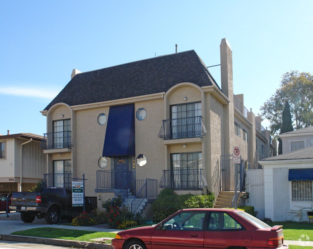 Beverly Sherbourne Villas Apartments in Los Angeles, CA