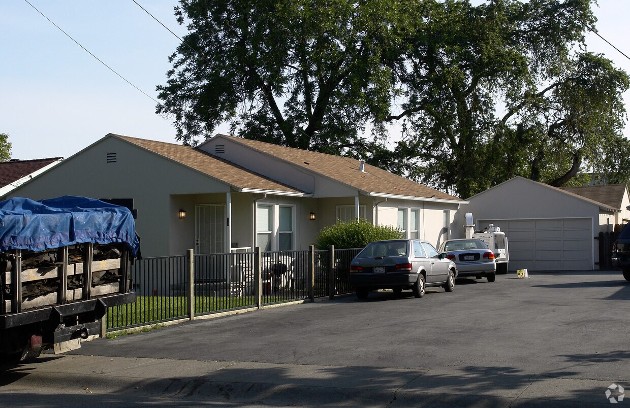 Foto del edificio - 13 Arrowhead Ln