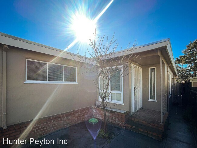 Building Photo - 2 br, 2 bath House - 839 34th Street