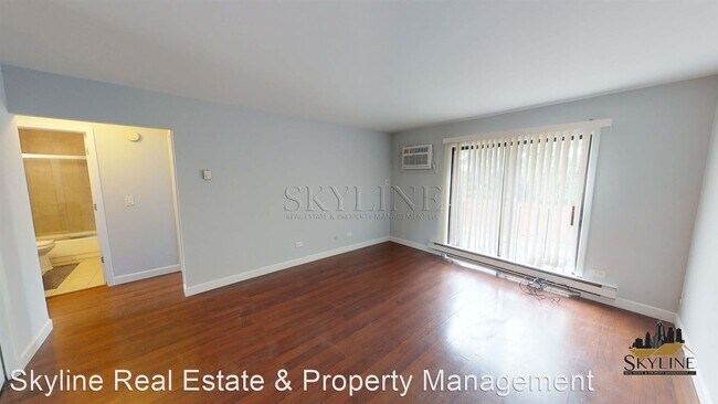 Building Photo - 205 N Waters Edge Dr