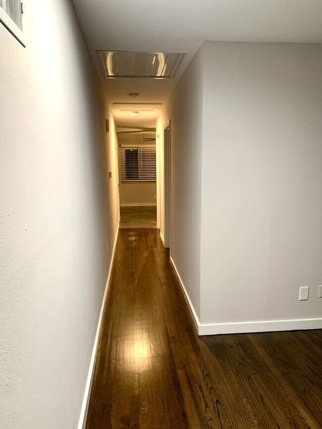 Foto del edificio - Arnold 1 bedroom pet friendly with shared ...