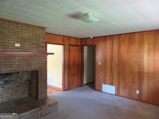 Foto del edificio - 125 Lanier Dr