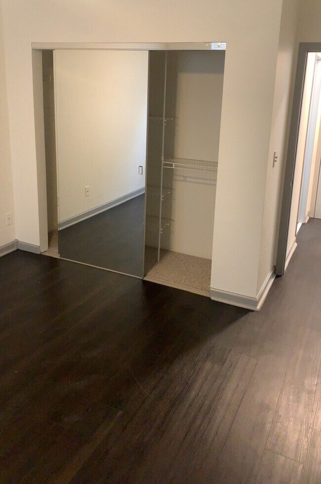 Foto del edificio - 121 W 3rd St
