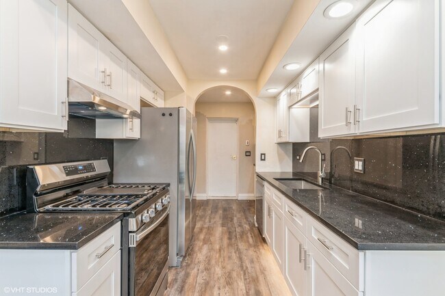 Foto del edificio - 311 Milton Ct