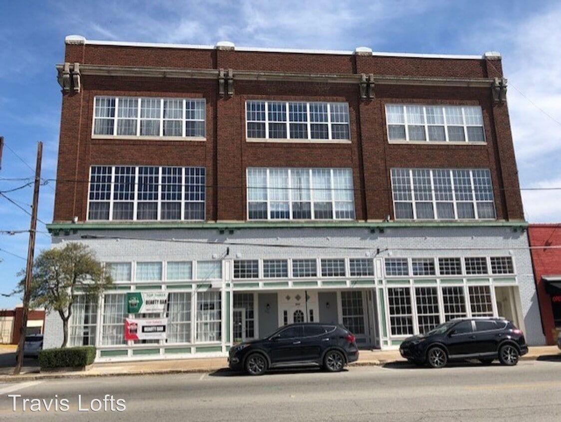 Primary Photo - 225 N Travis St