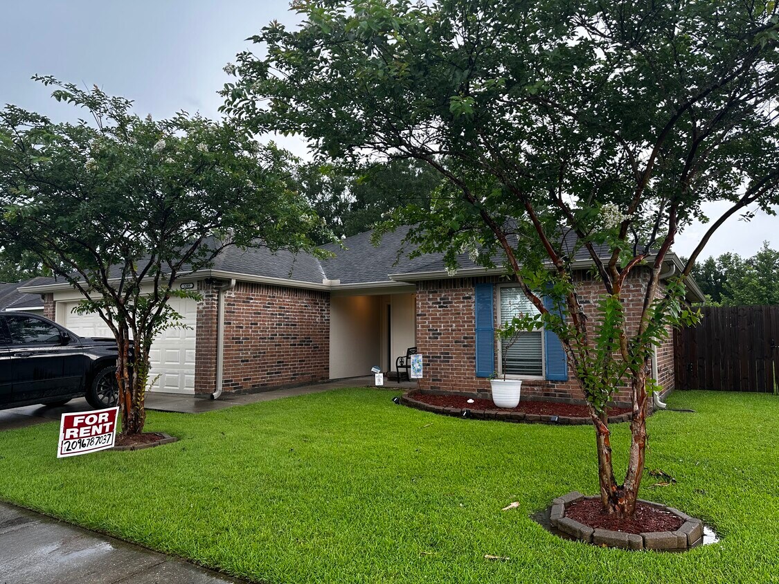 Primary Photo - 1209 Point Andrew Dr