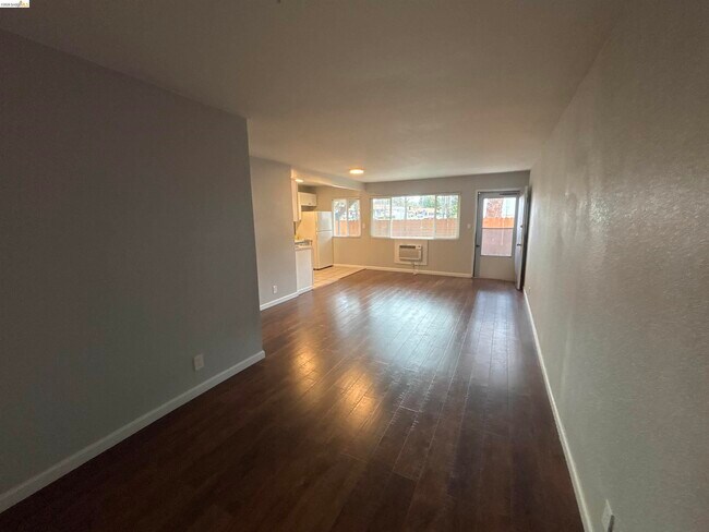 Foto del edificio - 4462 Clayton Rd