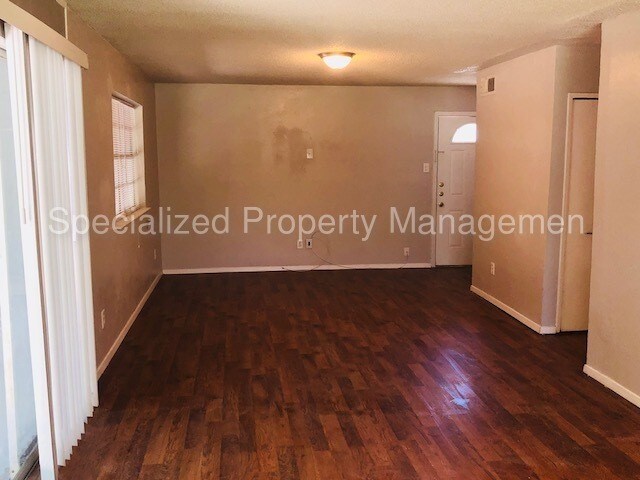 Building Photo - 2731 Cartwright St