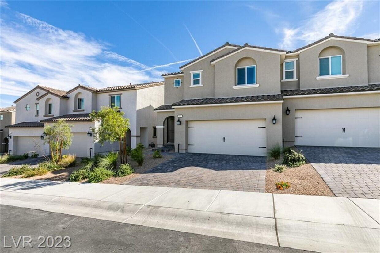 3BED TOWNHOUSE IN HENDERSON GATED COMMUNITY! House Rental in
