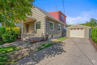 Building Photo - 1553 N Willamette Blvd