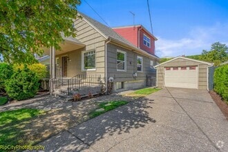 Building Photo - 1553 N Willamette Blvd