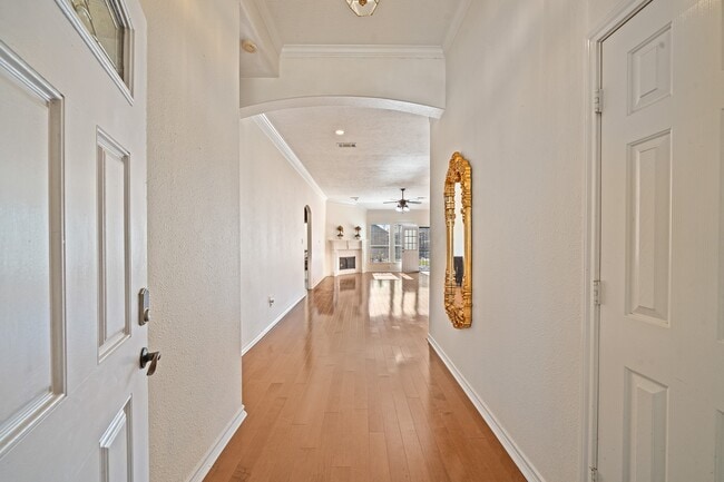 Building Photo - 15727 Schumann Ln