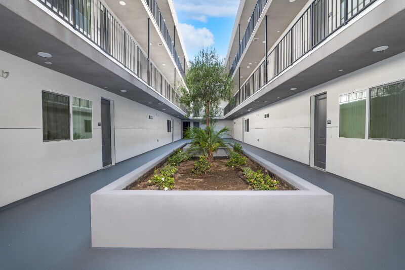 15755 Saticoy St, Los Angeles, CA 91406 House Rental in Los Angeles