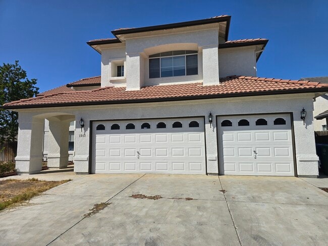 Building Photo - 1842 Loma Linda Cir