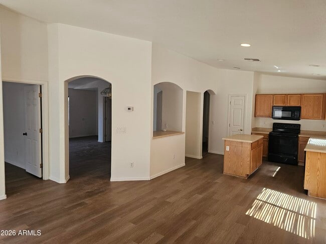 Building Photo - 10809 W Edgemont Ave