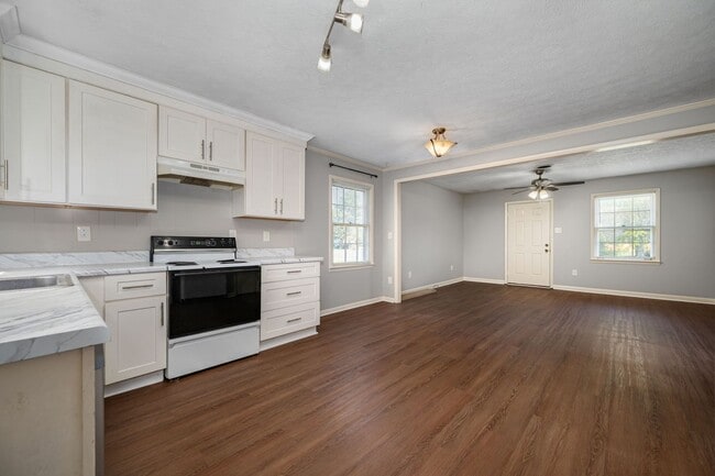 Foto del edificio - 2 Bedroom 1 Bath located on Veterans Parkw...