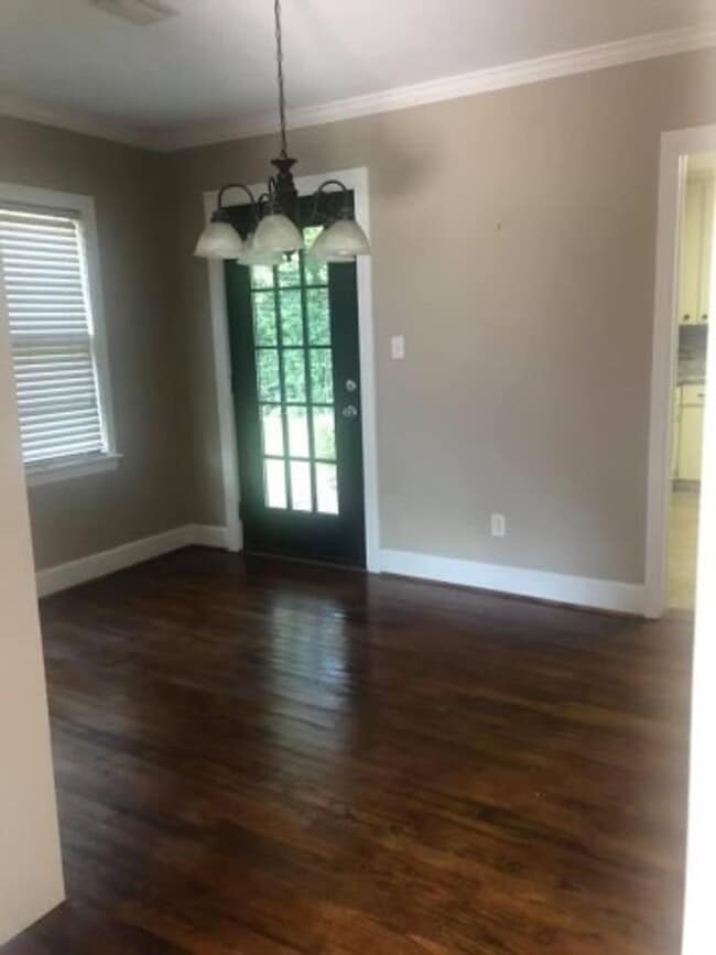 Building Photo - Charming home on Fairview St