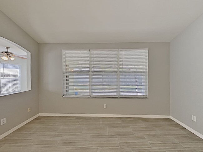 Building Photo - 1831 Greystone Heights Dr