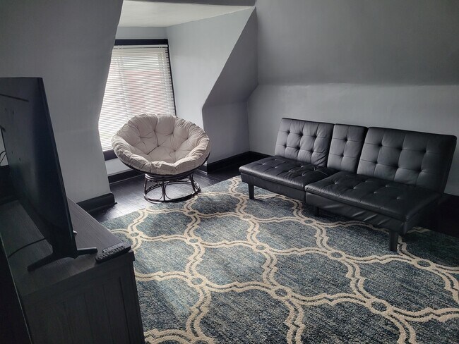 Foto del edificio - 313 E Lincoln Ave