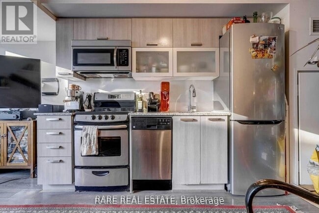 Building Photo - 36-5136 Lisgar St