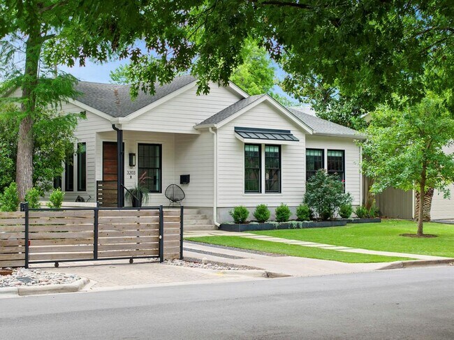 Foto del edificio - 3203 Beverly Rd