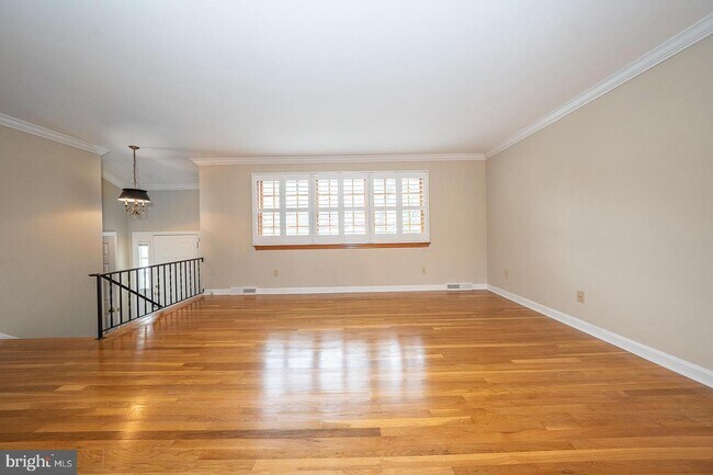 Foto del edificio - 2304 Larkwood Dr
