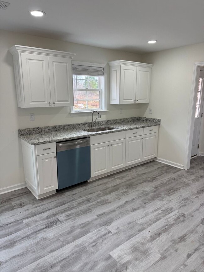 Foto del edificio - Brand New Build!