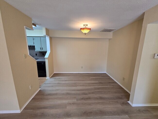 Building Photo - 5669 Birchmont Dr