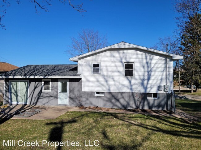Building Photo - 3 br, 2 bath House - 1101 Briar Cliff Ln