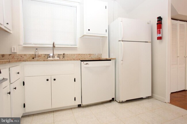 Building Photo - 1520 Mt Eagle Pl
