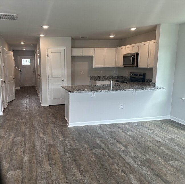 Granite Countertops (refrigerator already installed) - 4162 High Glen Dr