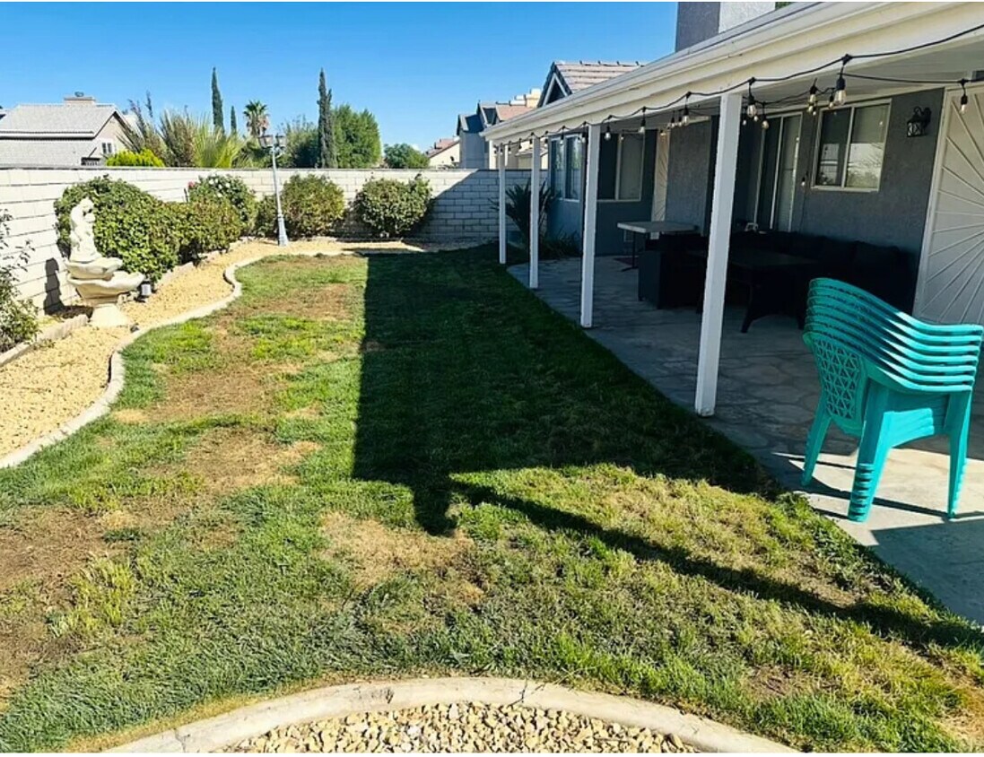 Building Photo - 13994 Rogers Ln