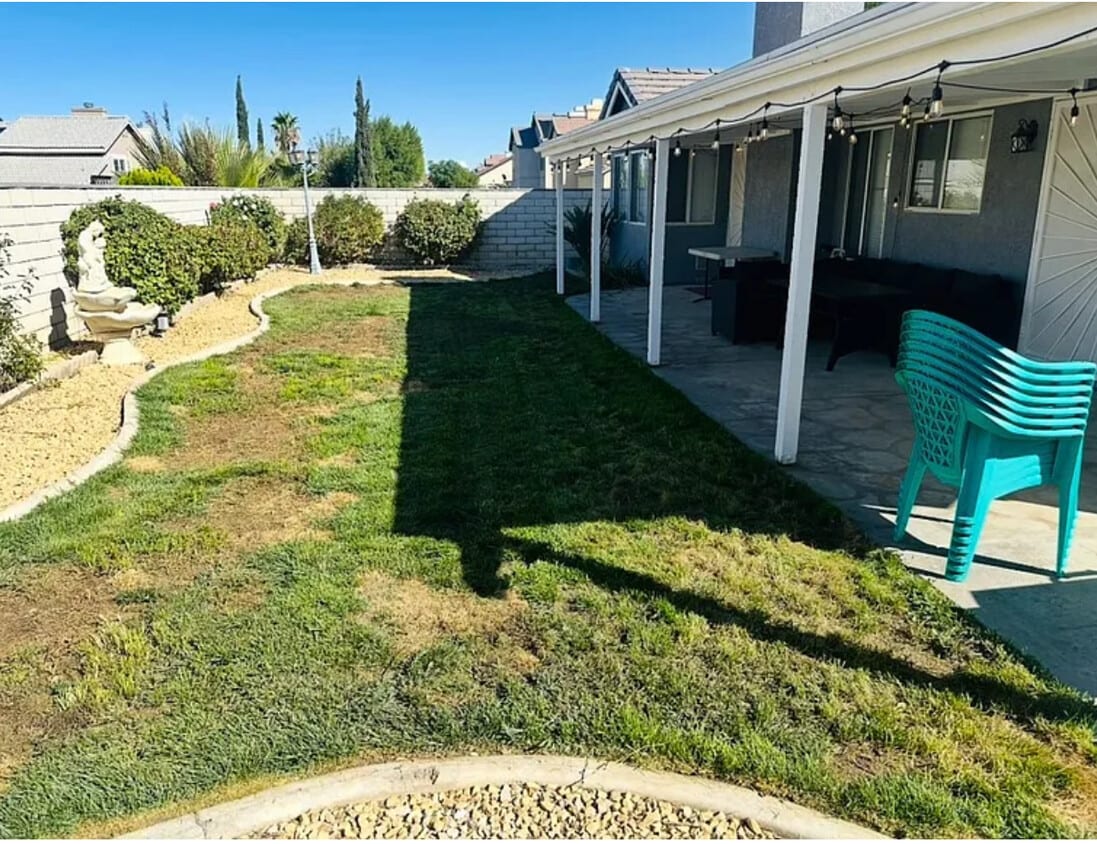 Foto del edificio - 13994 Rogers Ln