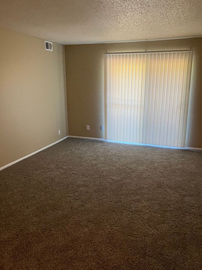 Building Photo - Quarry Ridge Apt  2 bdrm available soon!!!