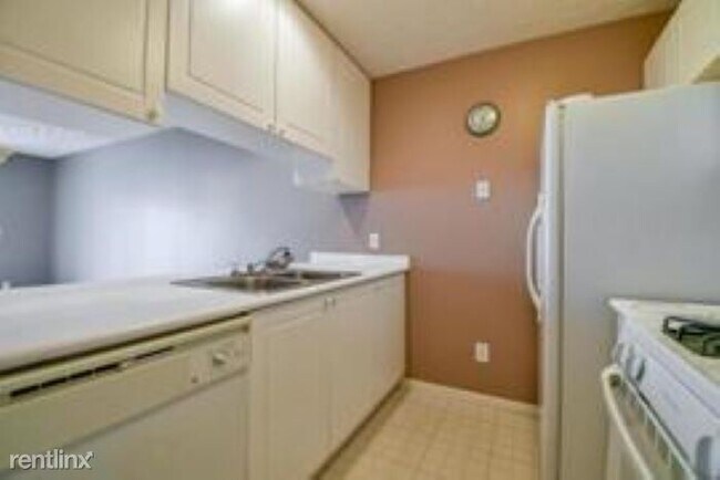 Foto del edificio - 2 br, 1.5 bath Condo - 6682 Lagrange Dr