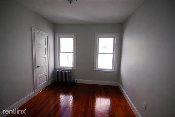 Building Photo - 15 Cawfield St