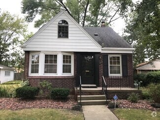 Building Photo - 1625 W Farnum Ave