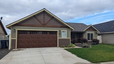 Building Photo - 2537 N Lehigh Ct