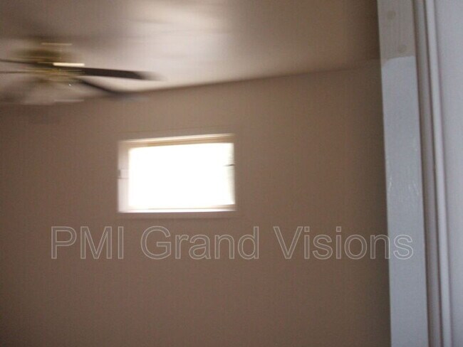 Foto del edificio - 340 N Monroe St