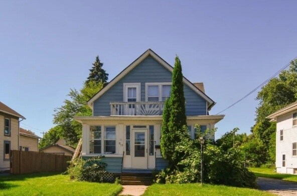 Building Photo - 855 Elmore St