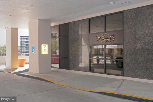 Foto del edificio - 5500 Friendship Blvd