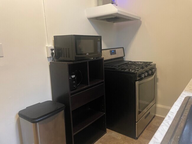 cocina - 826 N Aurora St