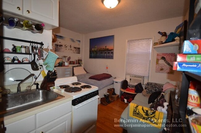 Building Photo - 28 S Huntington Ave