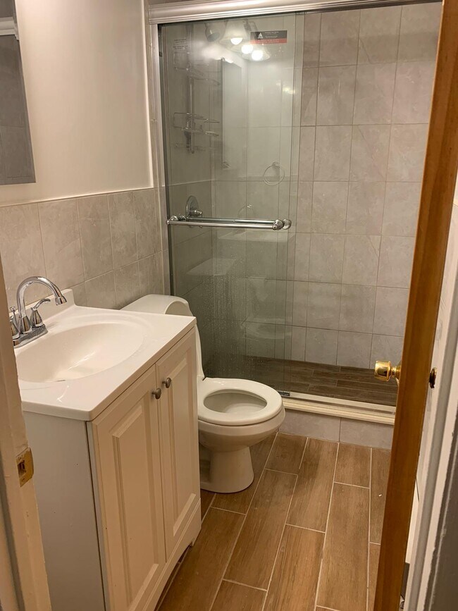 Foto del edificio - 227 Everett St