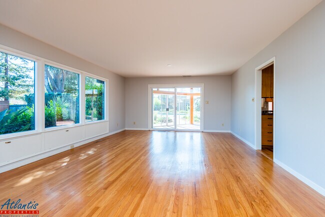 Building Photo - 47 Solana Dr