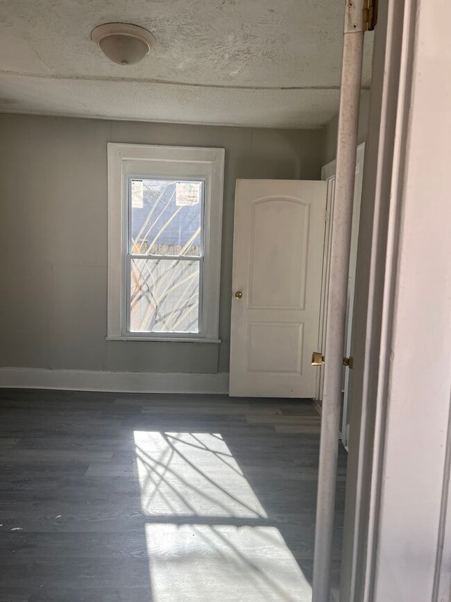 Building Photo - Home for Rent in Rossville