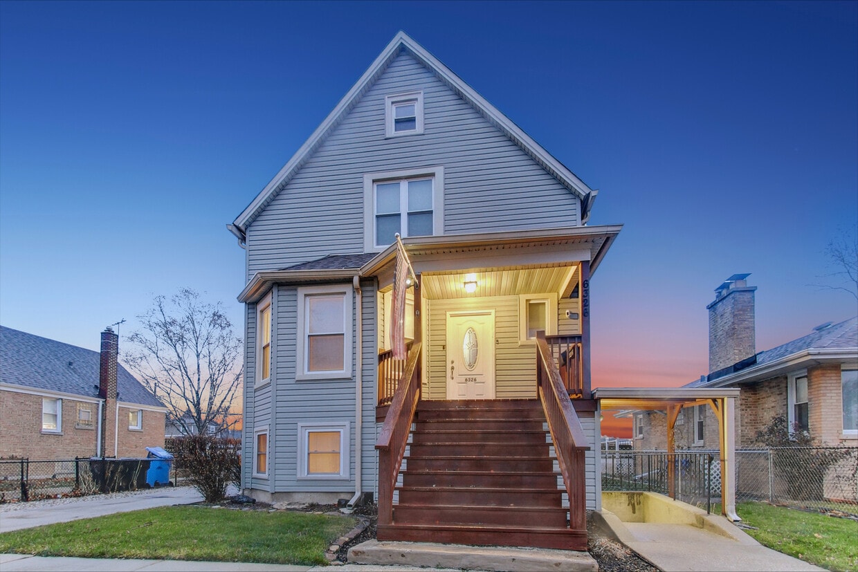 Primary Photo - 6326 W Cuyler Ave