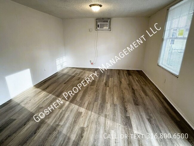 Building Photo - 1023 S Millwood-B